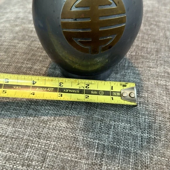 VINTAGE CHINESE / HONG KONG PURE PEWTER W/BRASS SMALL VASE crabs - Picture 3 of 10